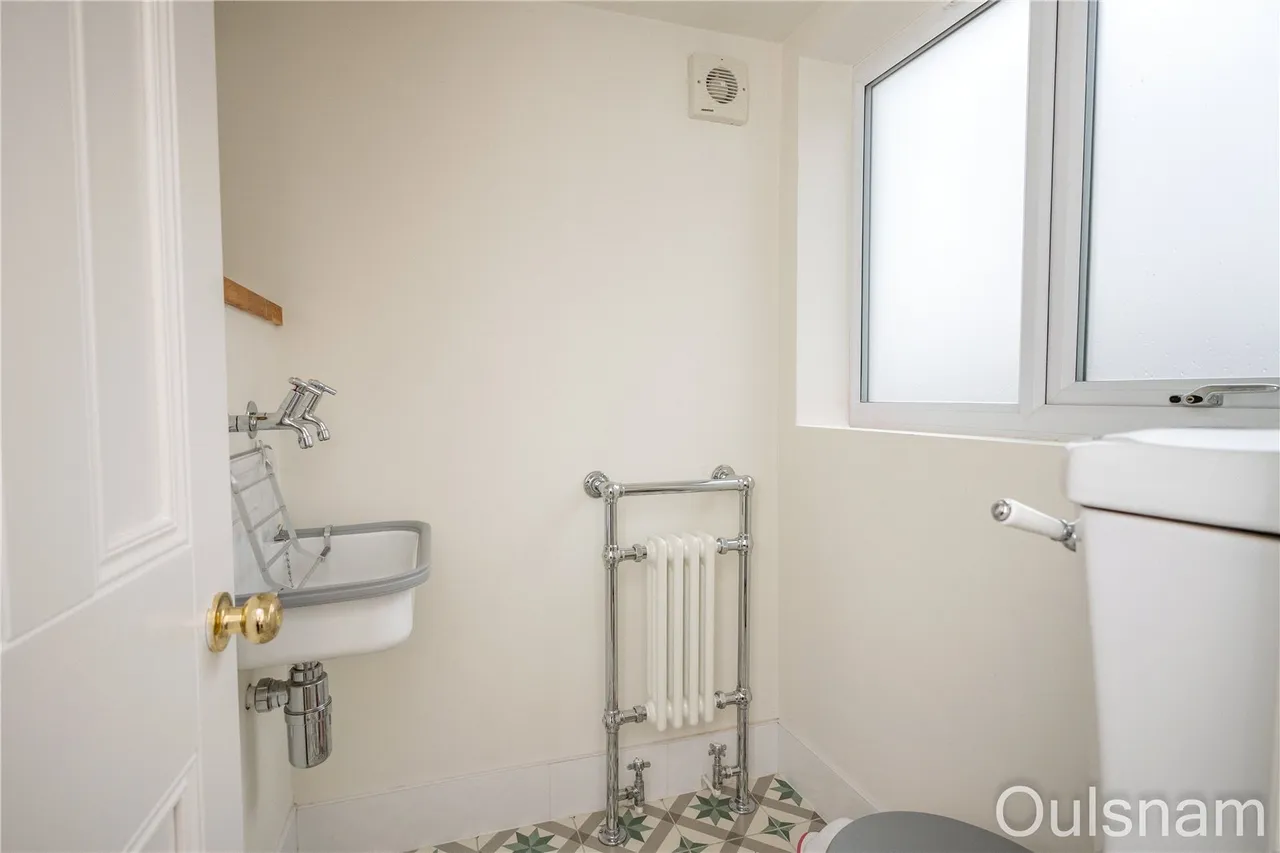 South Crescent, Bromsgrove, Worcestershire, B60 2DG, photo 11
