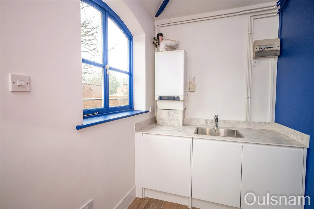 South Crescent, Bromsgrove, Worcestershire, B60 2DG, photo 9