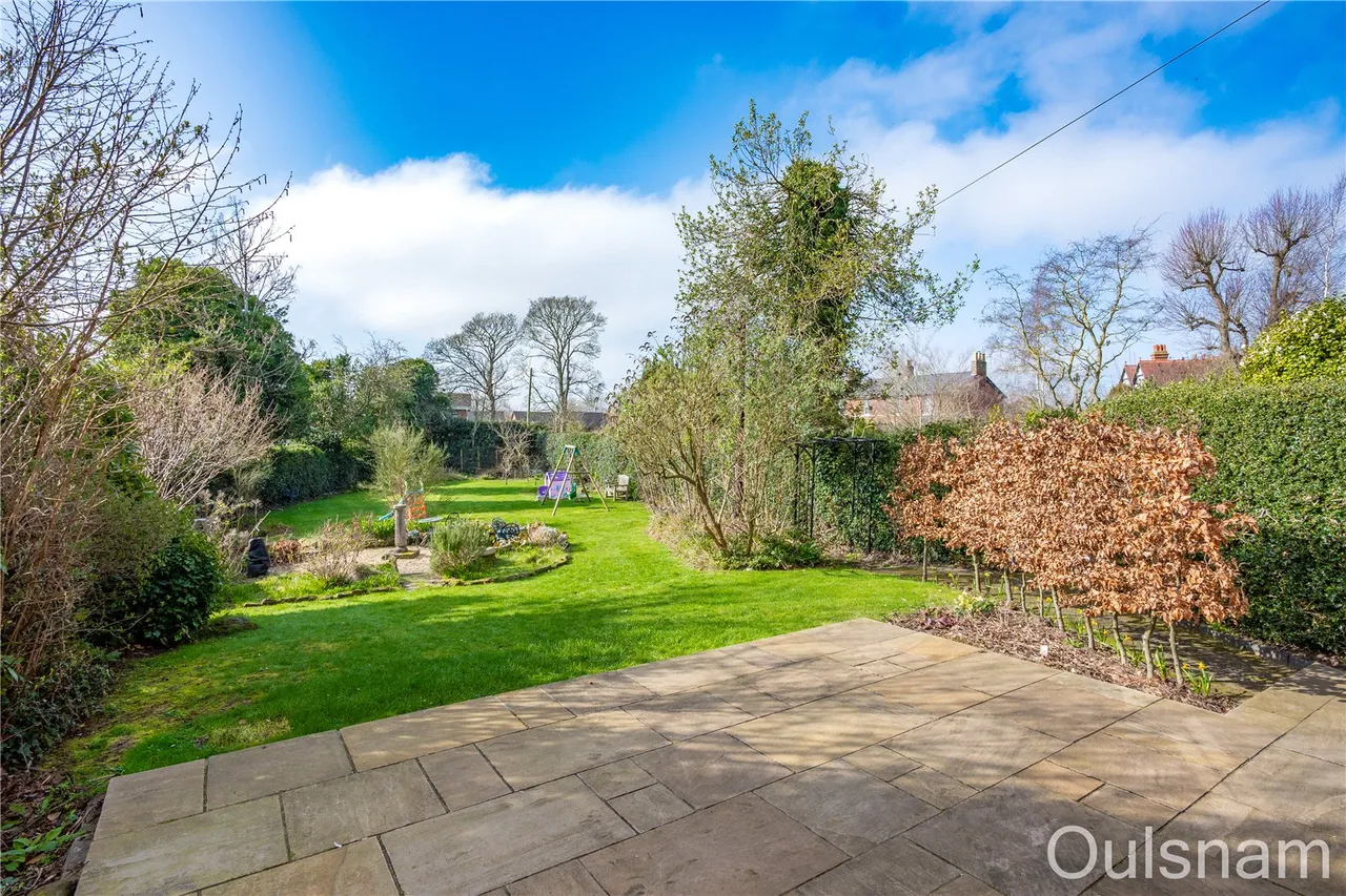 South Crescent, Bromsgrove, Worcestershire, B60 2DG, photo 2