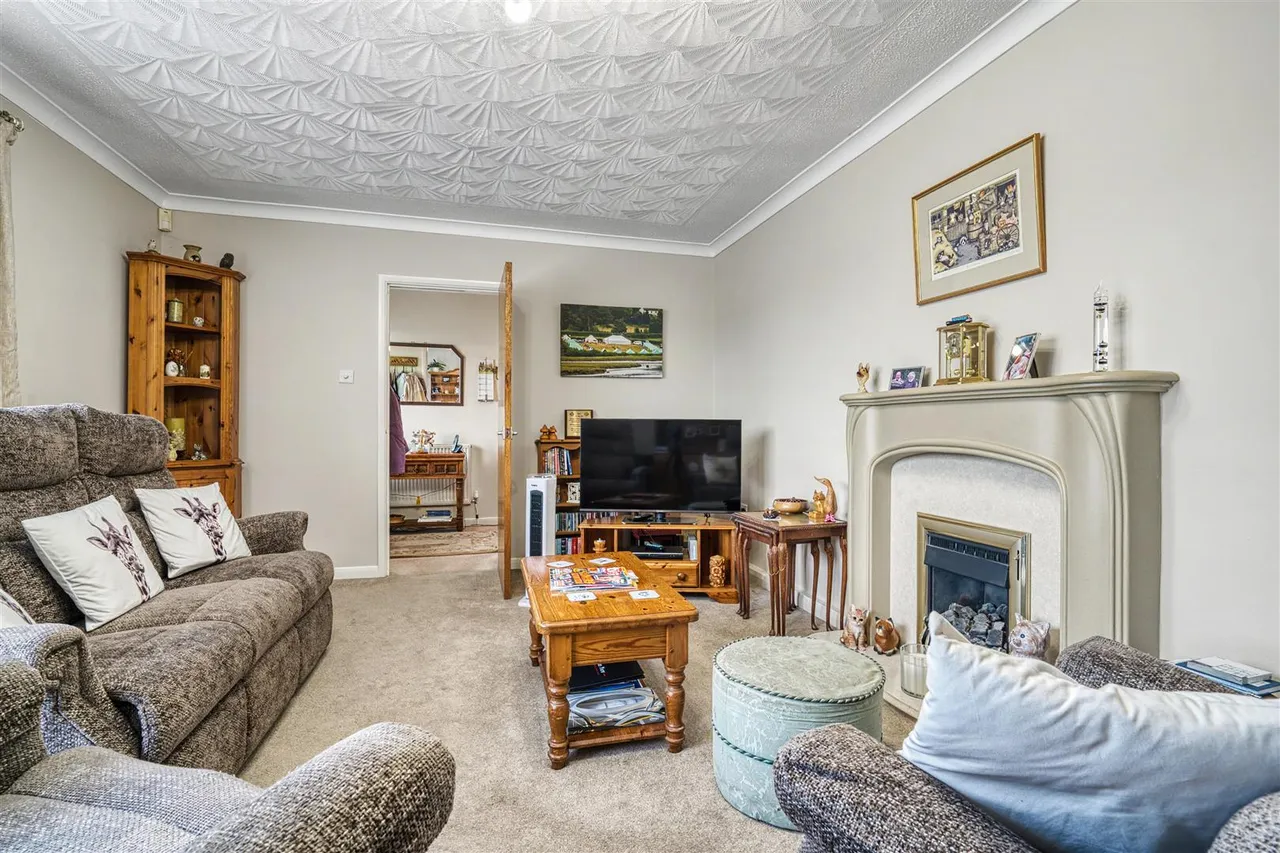 Limekiln Lane, Henstridge, photo 7