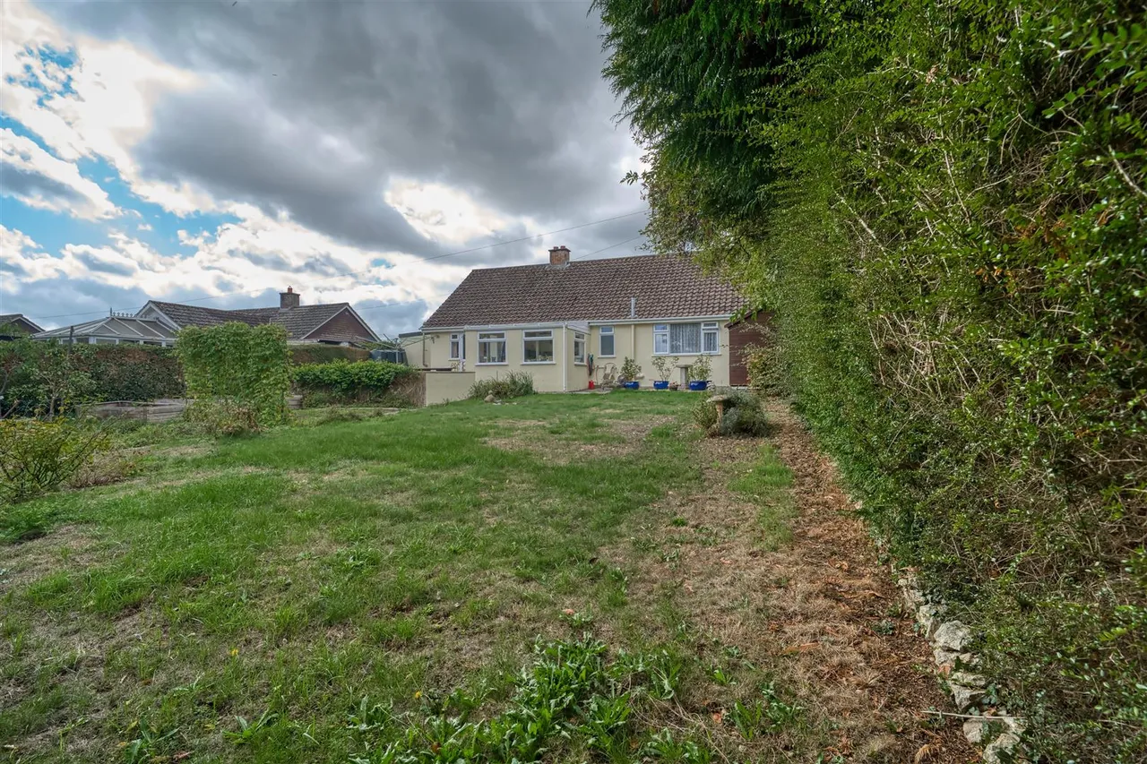 Limekiln Lane, Henstridge, photo 4