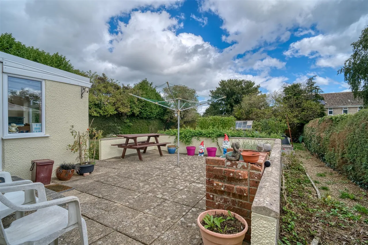 Limekiln Lane, Henstridge, photo 8