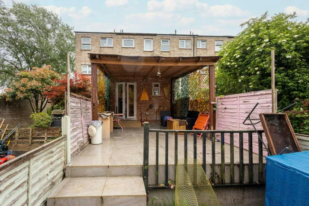 Durban Road, London, E17, photo 2