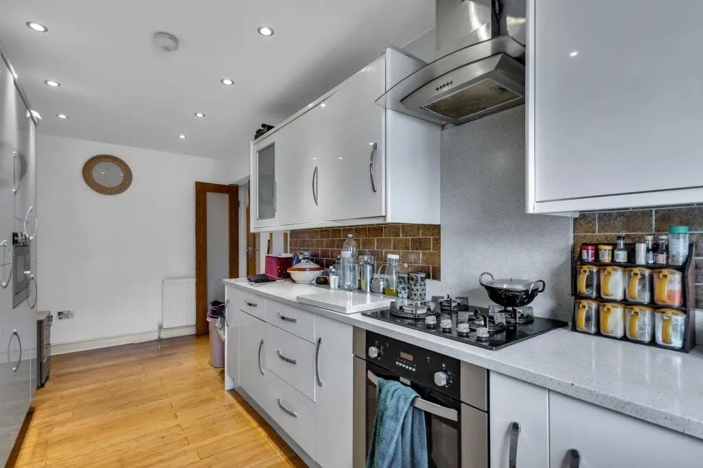Durban Road, London, E17, photo 5