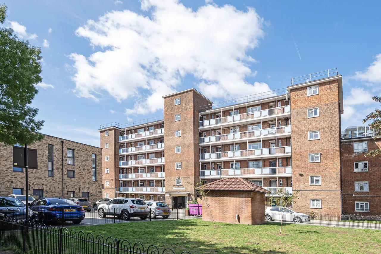 1 bed flat for sale — 39 Colverson House, Lindley Street, London