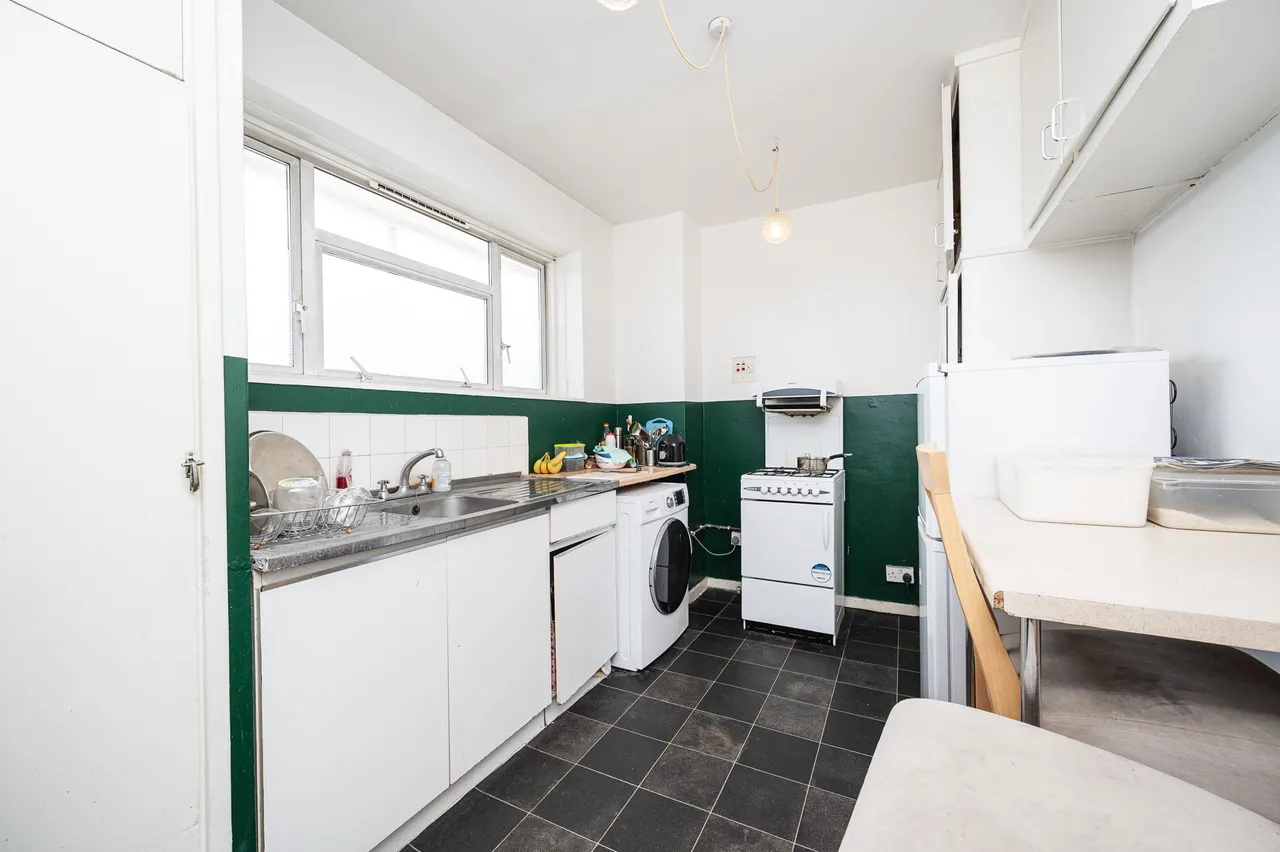 39 Colverson House, Lindley Street, London, photo 3