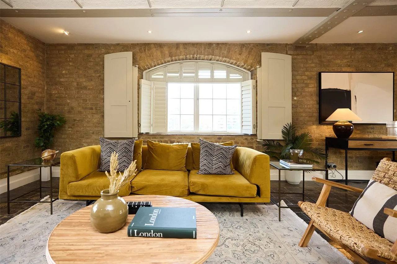 4 bed flat to rent, East Smithfield, Saint Katherine Docks, E1W