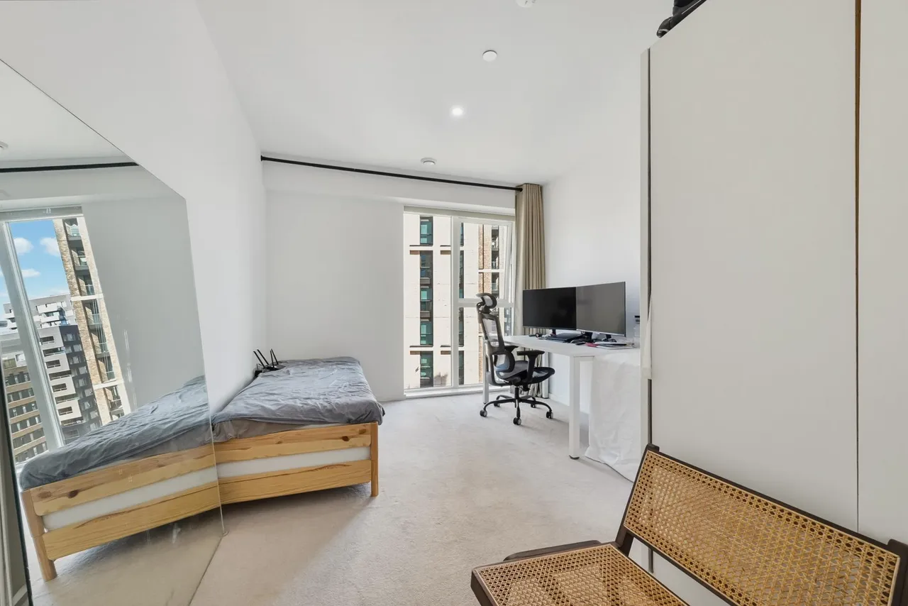 Heartwell Avenue, London, E16, photo 9
