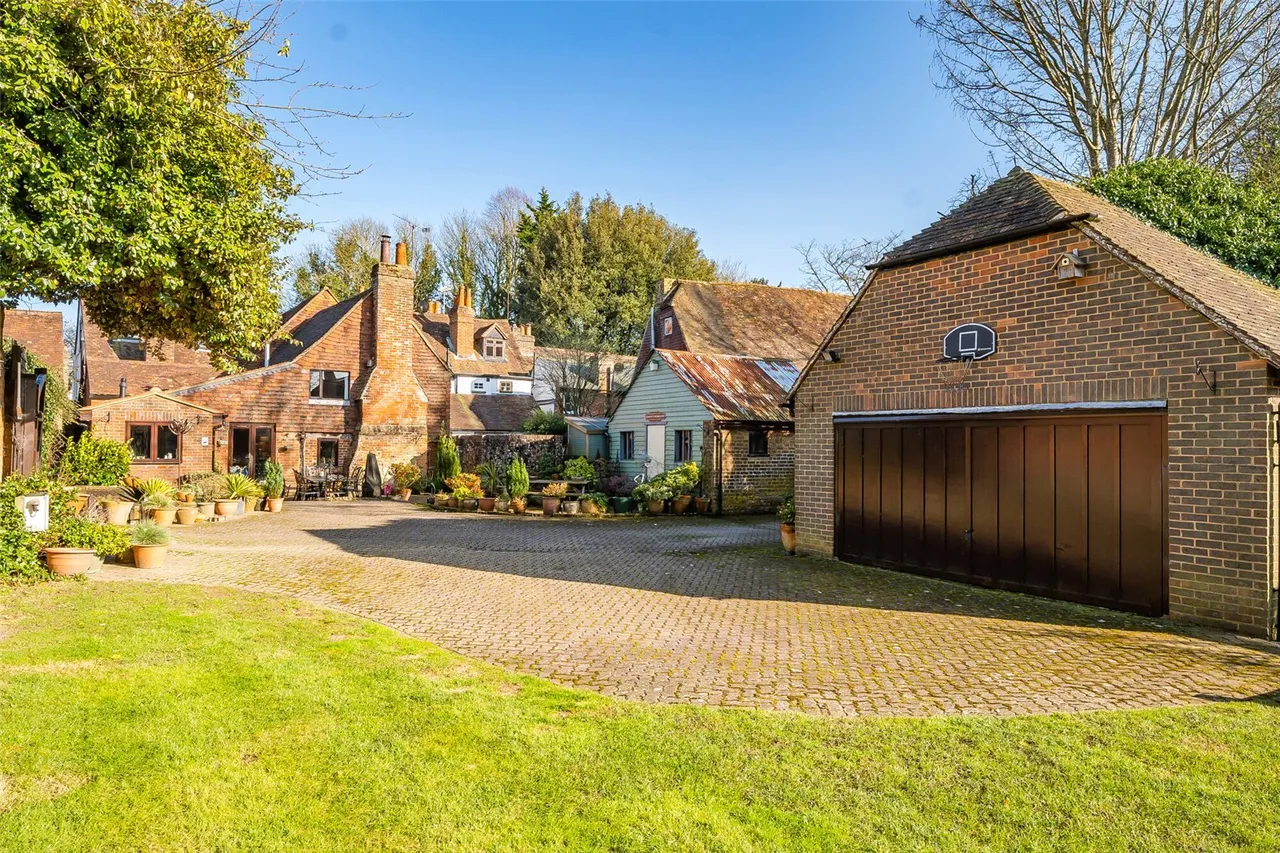 Church Road, Sevenoaks, TN14, photo 18