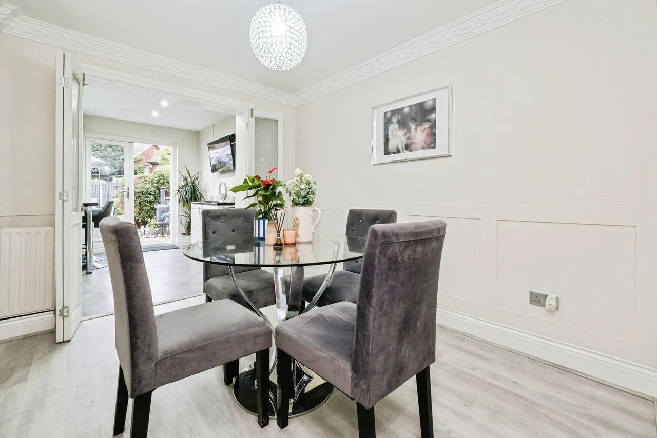 Stephen Avenue, South Hornchurch, RM13, photo 5