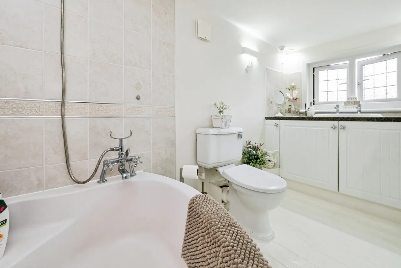 Stephen Avenue, South Hornchurch, RM13, photo 17