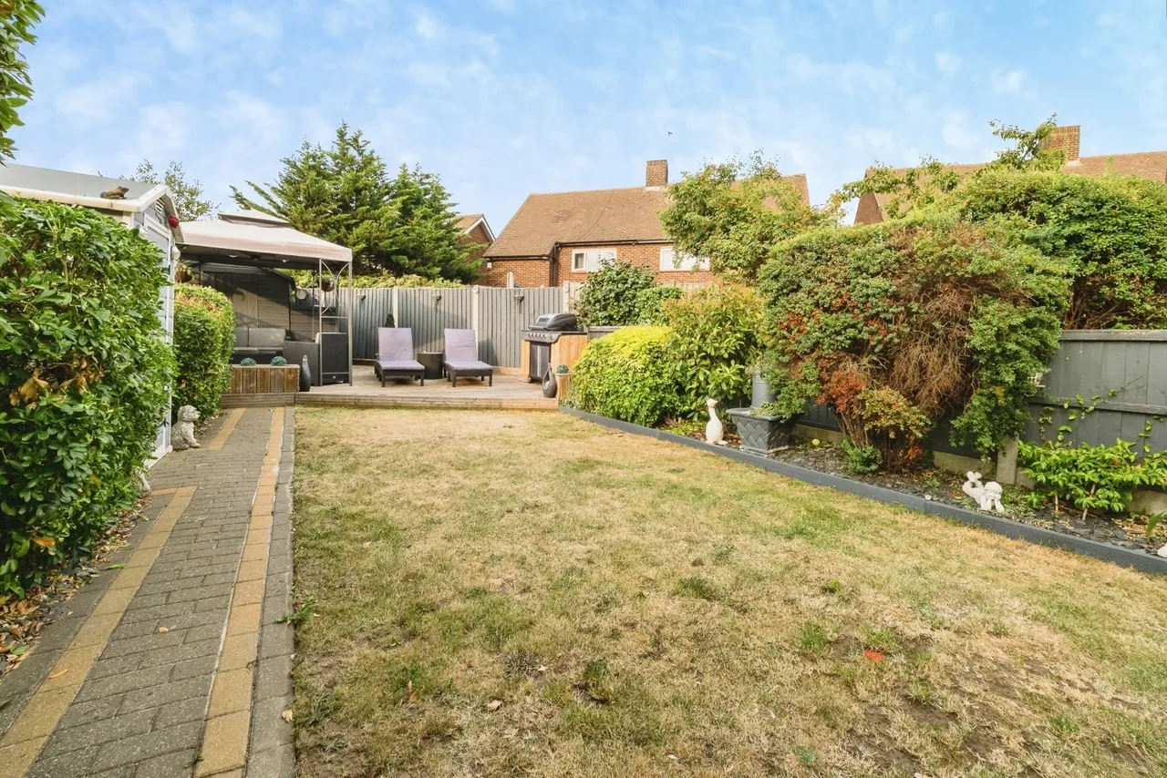 Stephen Avenue, South Hornchurch, RM13, photo 21