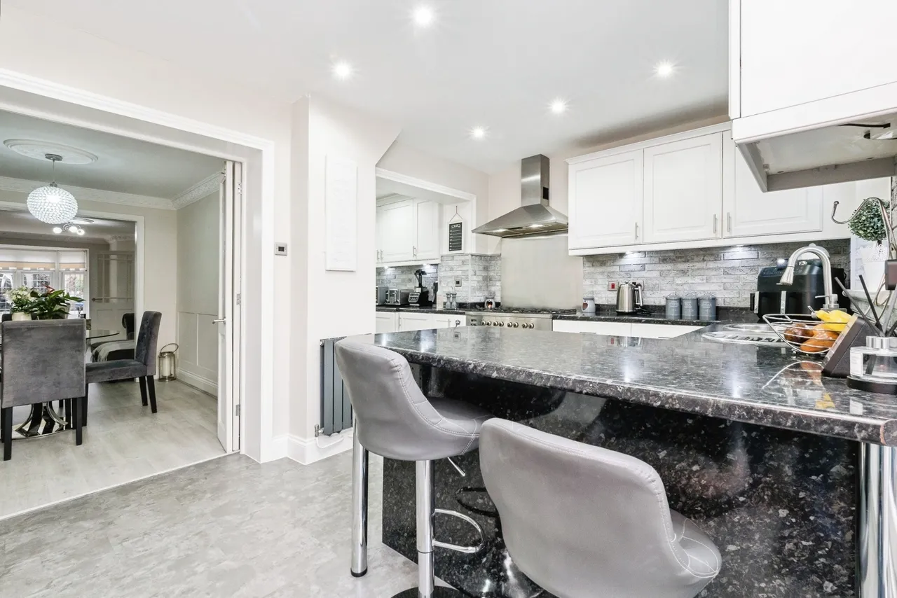 Stephen Avenue, South Hornchurch, RM13, photo 6