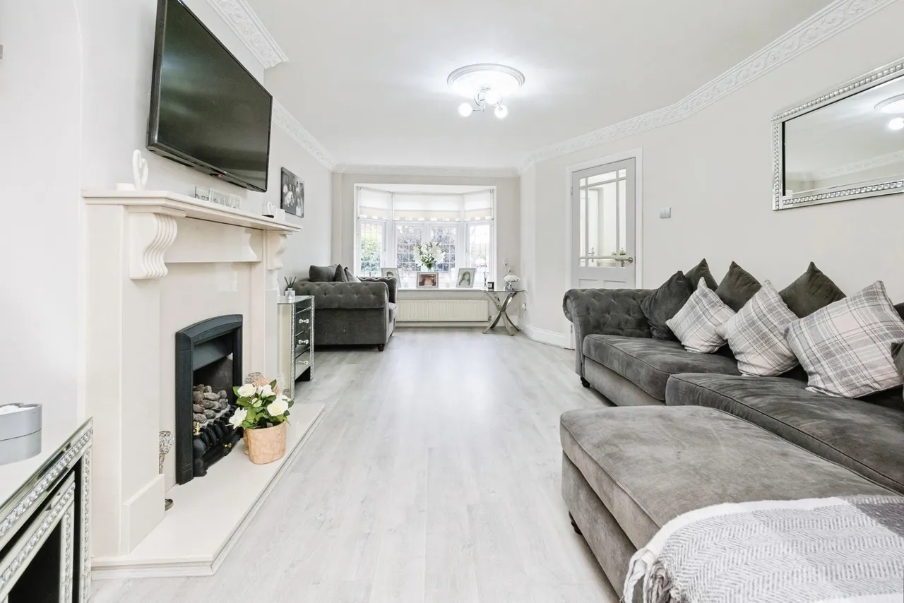 Stephen Avenue, South Hornchurch, RM13, photo 8