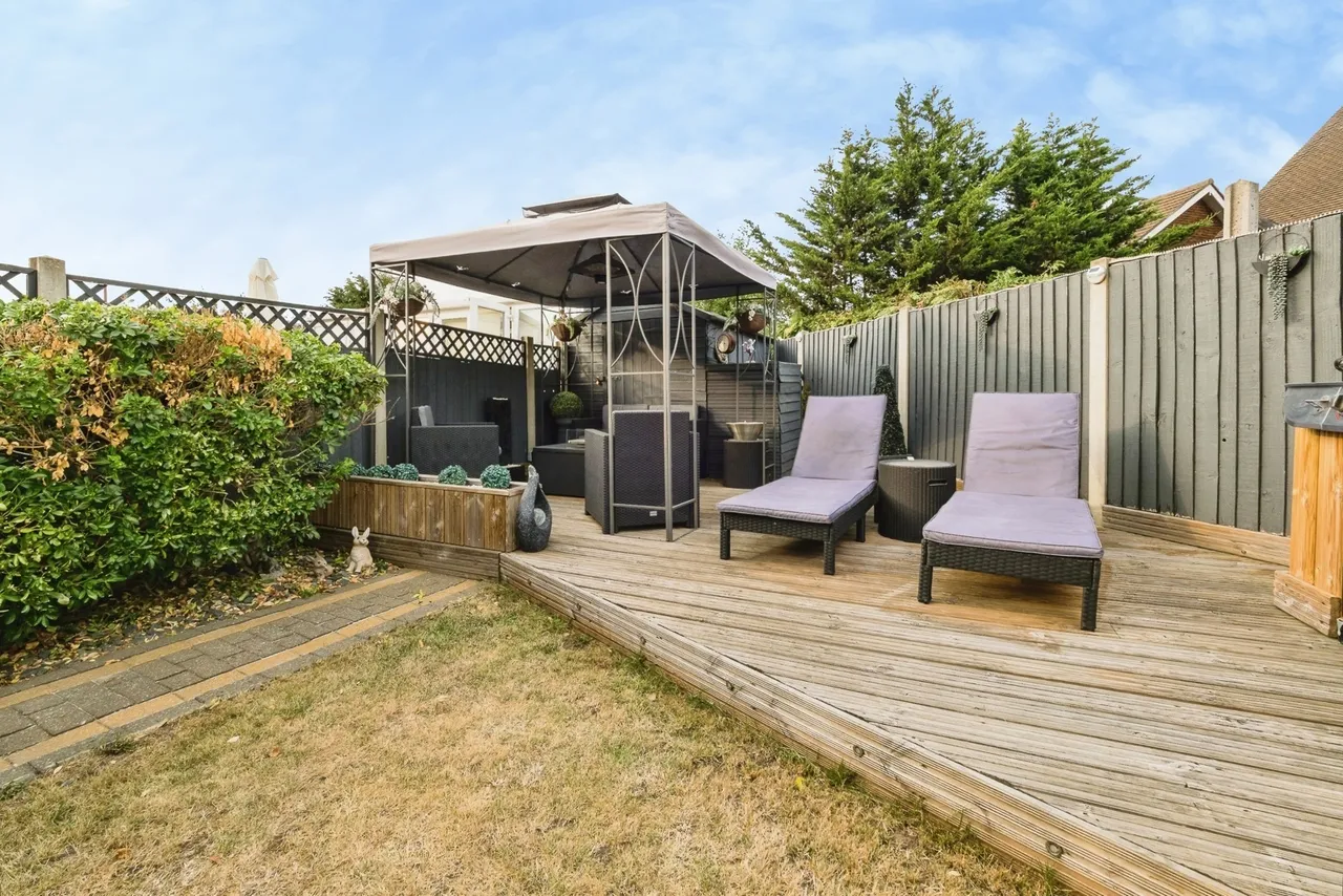 Stephen Avenue, South Hornchurch, RM13, photo 22