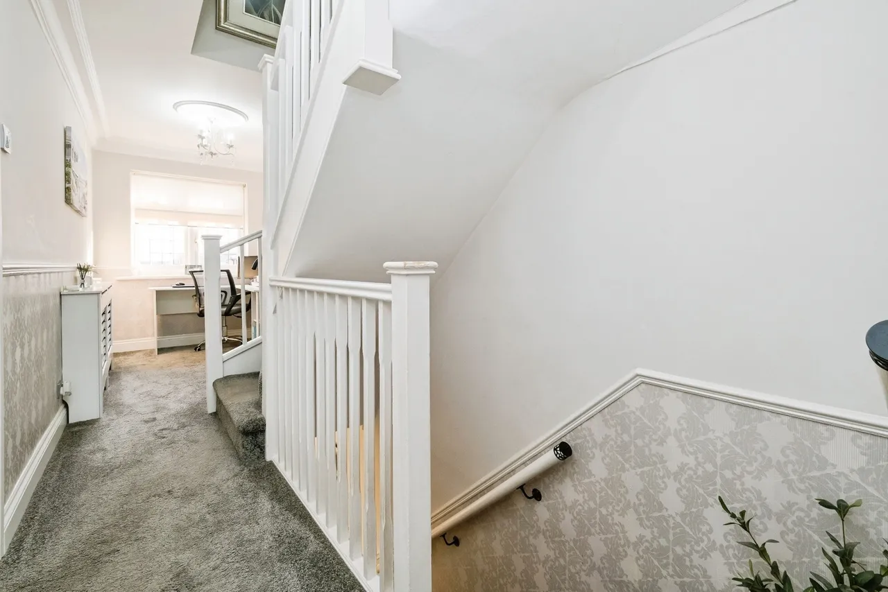 Stephen Avenue, South Hornchurch, RM13, photo 10