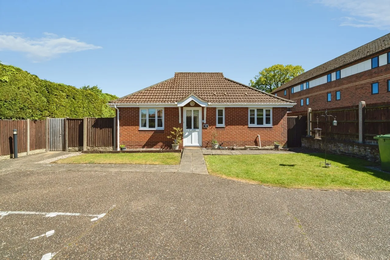 2 bed house for sale — Glaven Close, North Walsham, Norfolk, NR28