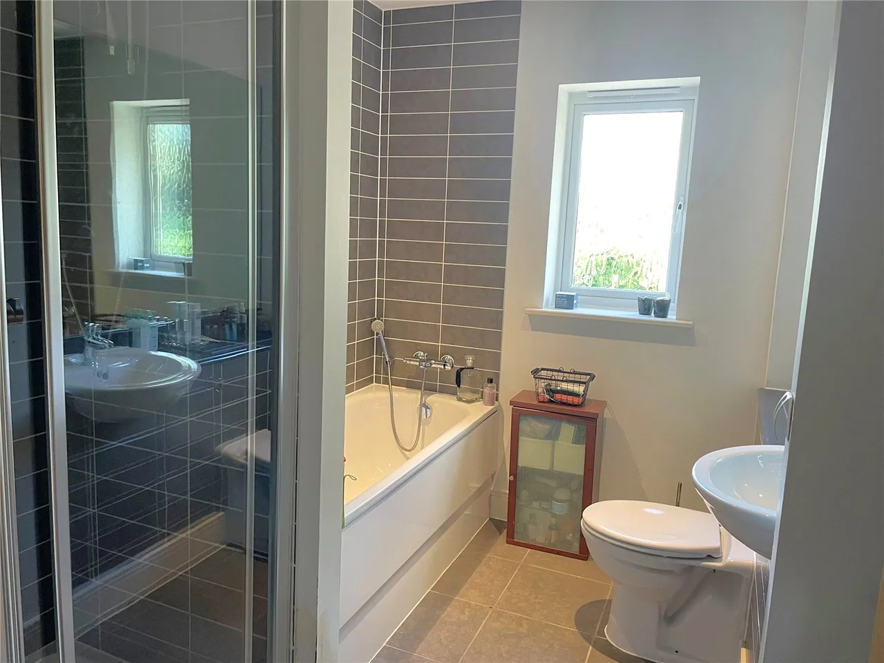 Rowplatt Close, Felbridge, RH19, photo 15
