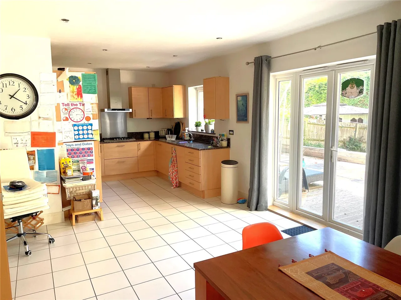 Rowplatt Close, Felbridge, RH19, photo 4