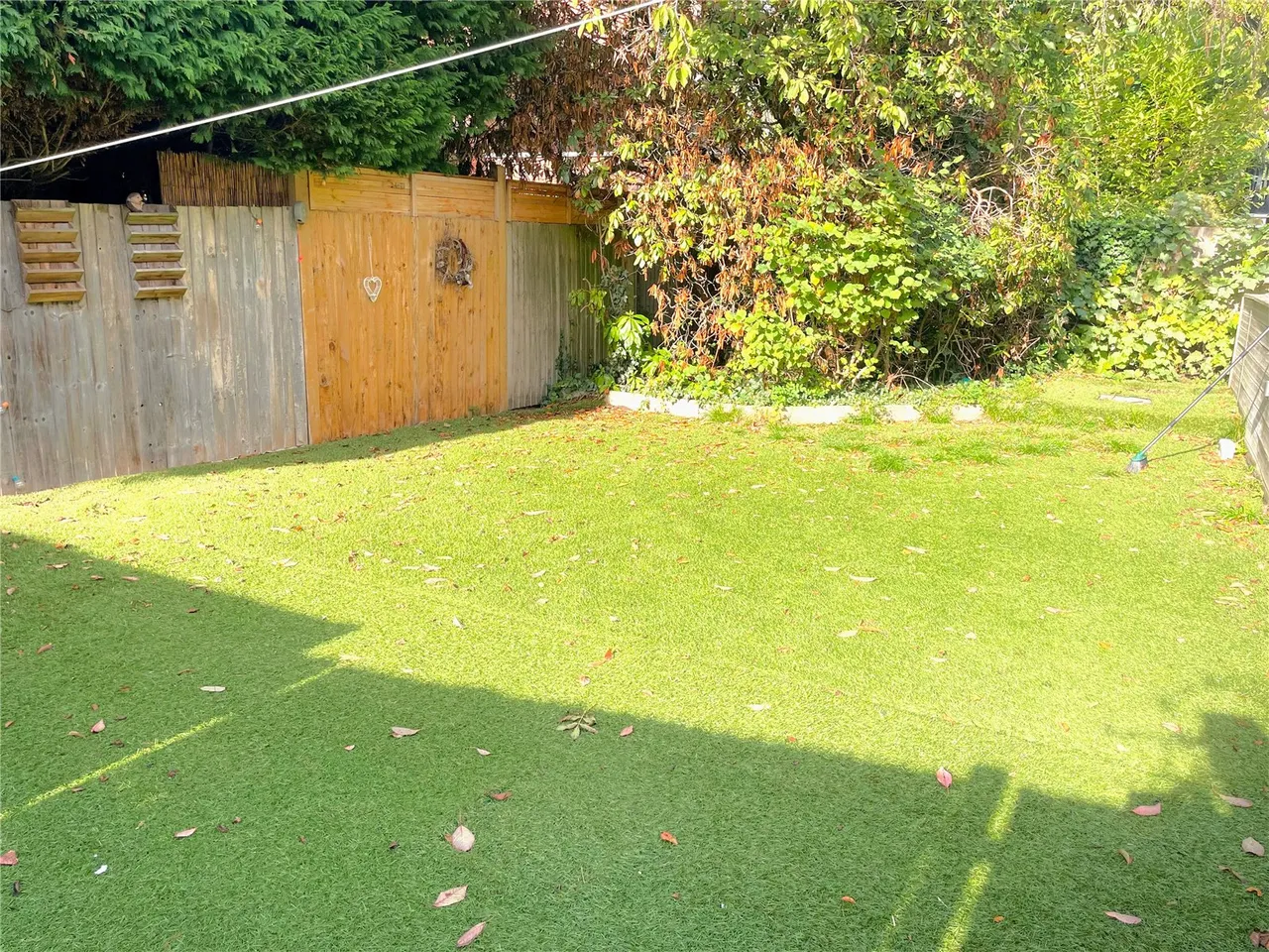 Rowplatt Close, Felbridge, RH19, photo 18