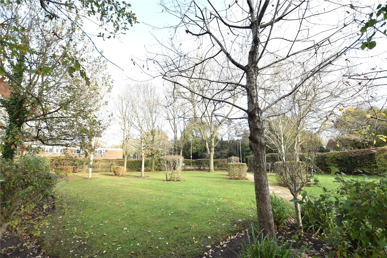 Scholars Walk, Farnborough, Hampshire, GU14 8UL, photo 4