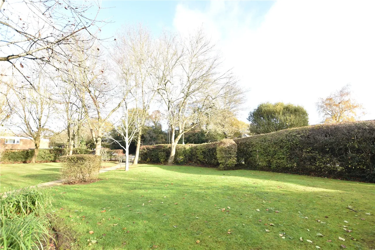 Scholars Walk, Farnborough, Hampshire, GU14 8UL, photo 11