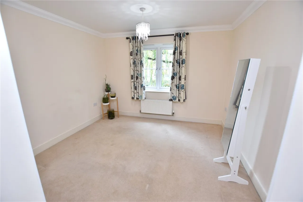 Scholars Walk, Farnborough, Hampshire, GU14 8UL, photo 8