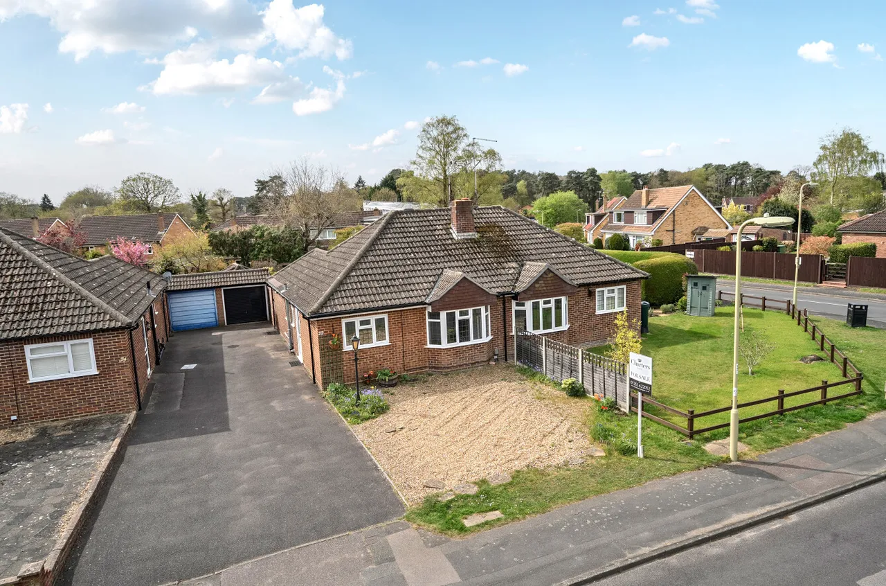 2 bed house for sale, Linkway, Fleet, GU52