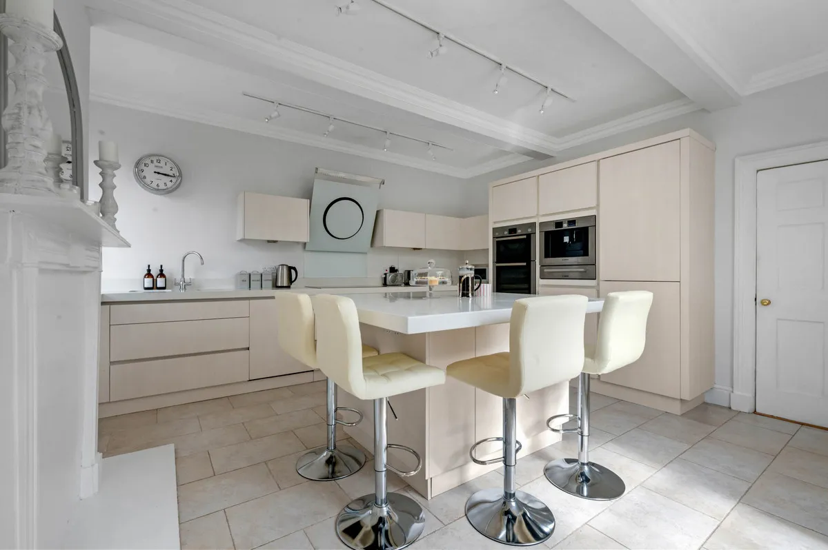 Main Street, Farndon, NG24, photo 6