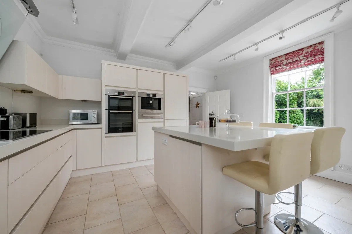 Main Street, Farndon, NG24, photo 5