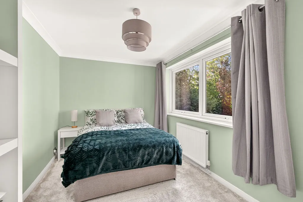 Priory Close, Walton-On-Thames, KT12, photo 11