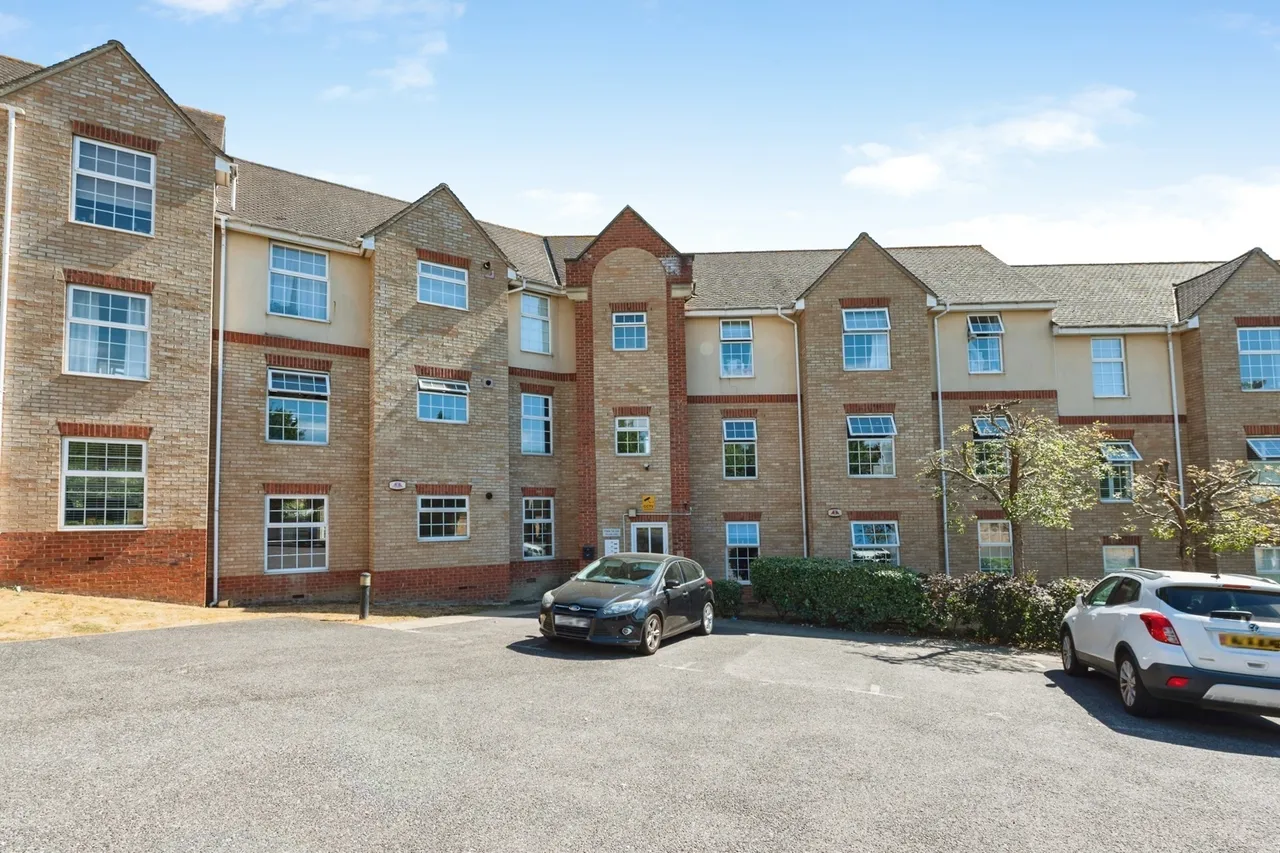 Maunder Close, Chafford Hundred, Grays, Essex, RM16, photo 13