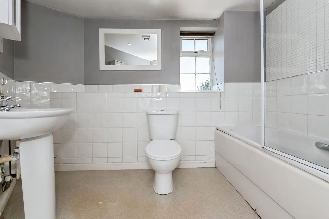 Maunder Close, Chafford Hundred, Grays, Essex, RM16, photo 12