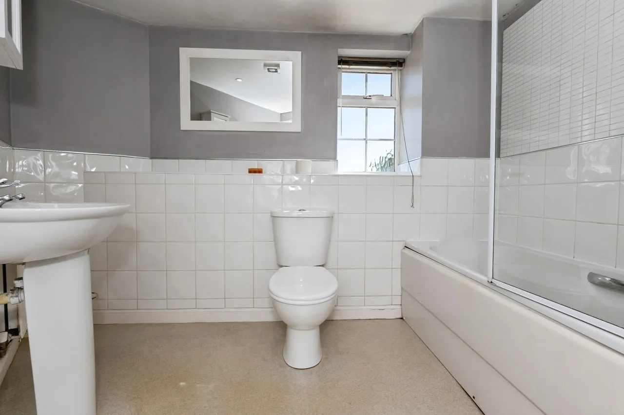 Maunder Close, Chafford Hundred, Grays, Essex, RM16, photo 10