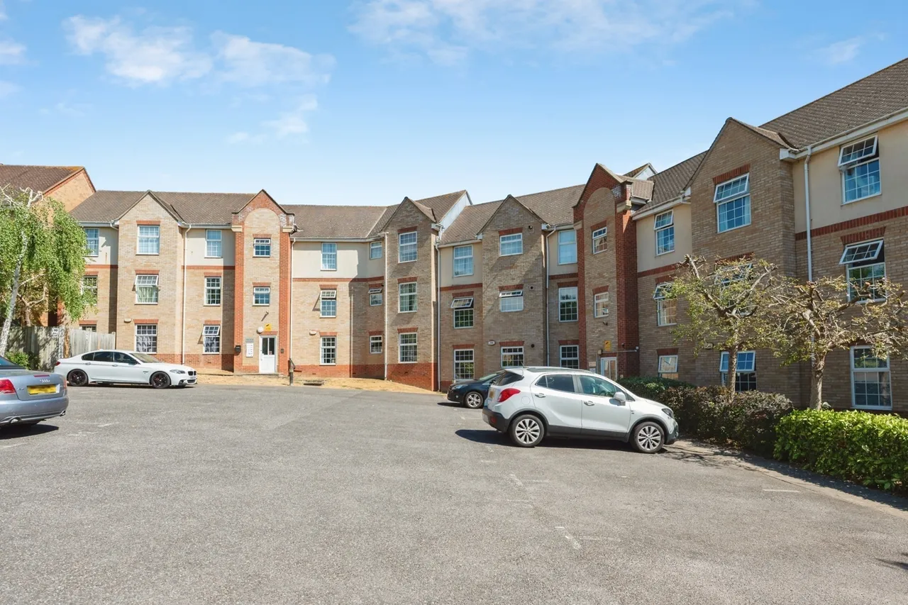 2 bed flat for sale — Maunder Close, Chafford Hundred, Grays, Essex, RM16