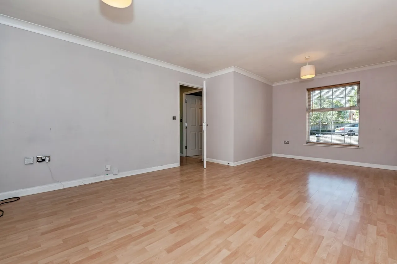 Maunder Close, Chafford Hundred, Grays, Essex, RM16, photo 3