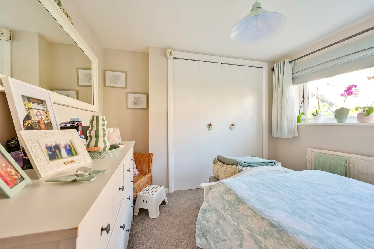 Flat 1, 100 Haydon Park Road, London, photo 7