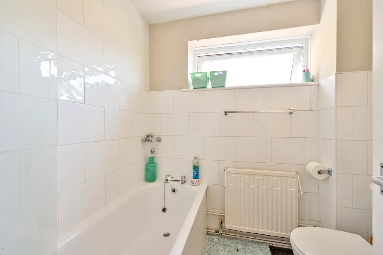 Flat 1, 100 Haydon Park Road, London, photo 5