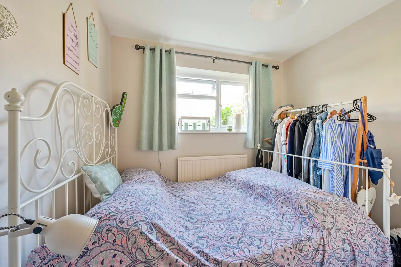 Flat 1, 100 Haydon Park Road, London, photo 6