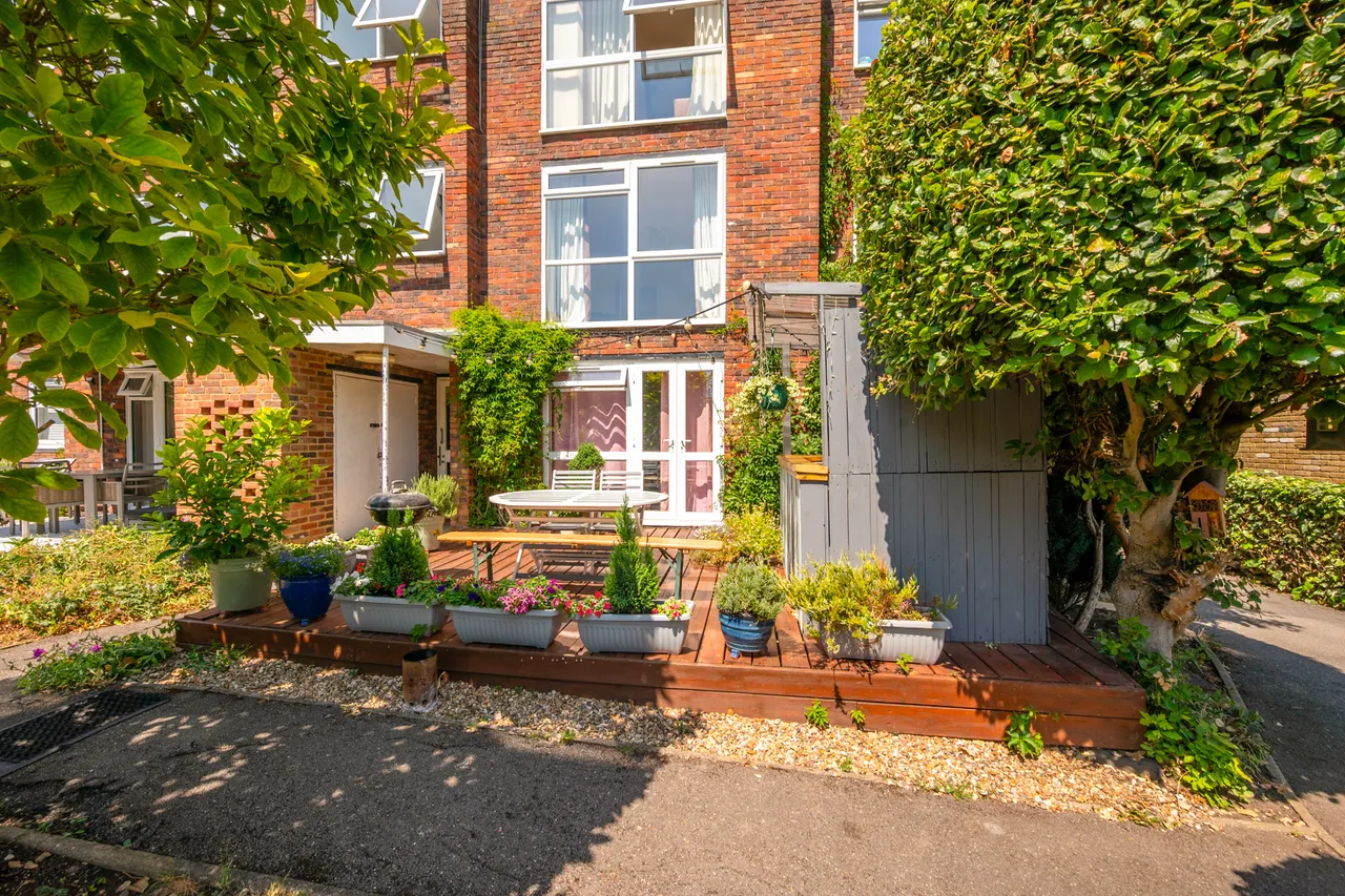 Flat 1, 100 Haydon Park Road, London, photo 8