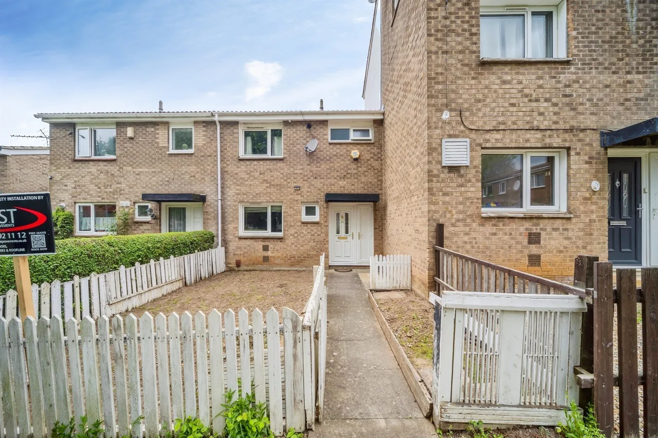 3 bed house for sale — Hopmeadow Court, Northampton