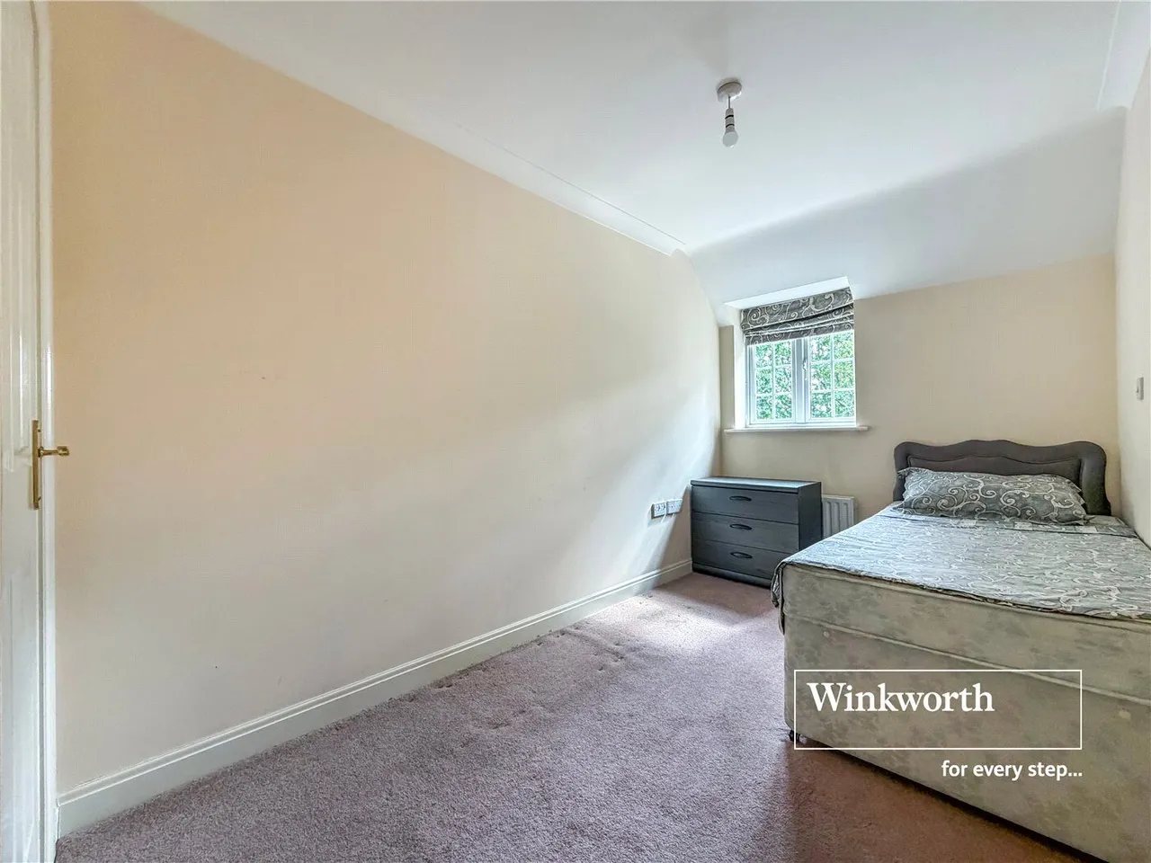 Whincroft Close, Ferndown, BH22, photo 9