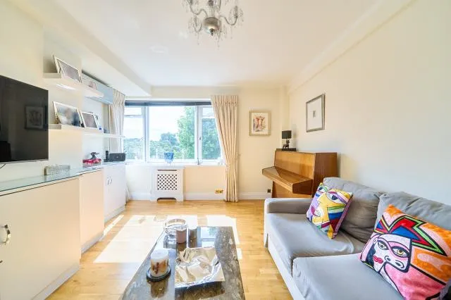 Bentinck Close, London, NW8, photo 4
