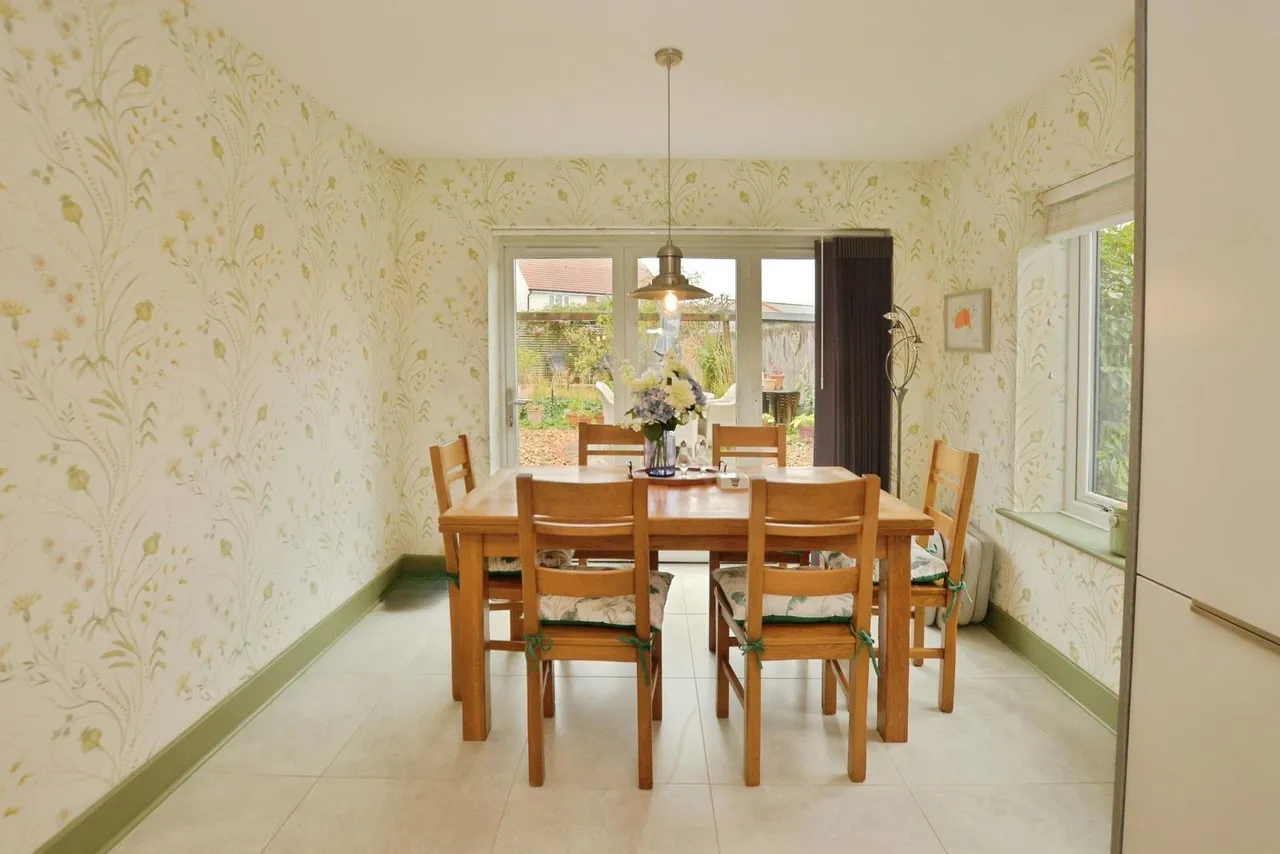 Ruben Crescent, New Romney, Kent, TN28, photo 4