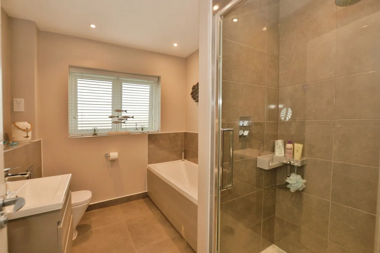 Ruben Crescent, New Romney, Kent, TN28, photo 17
