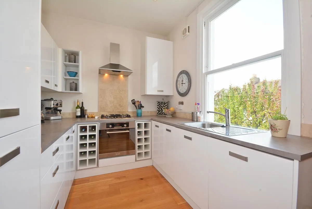 Broomwood Road, Clapham, London, SW11, photo 3