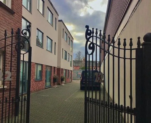 2 bed flat to rent, Britannia Place, Henley-on-Thames, RG9