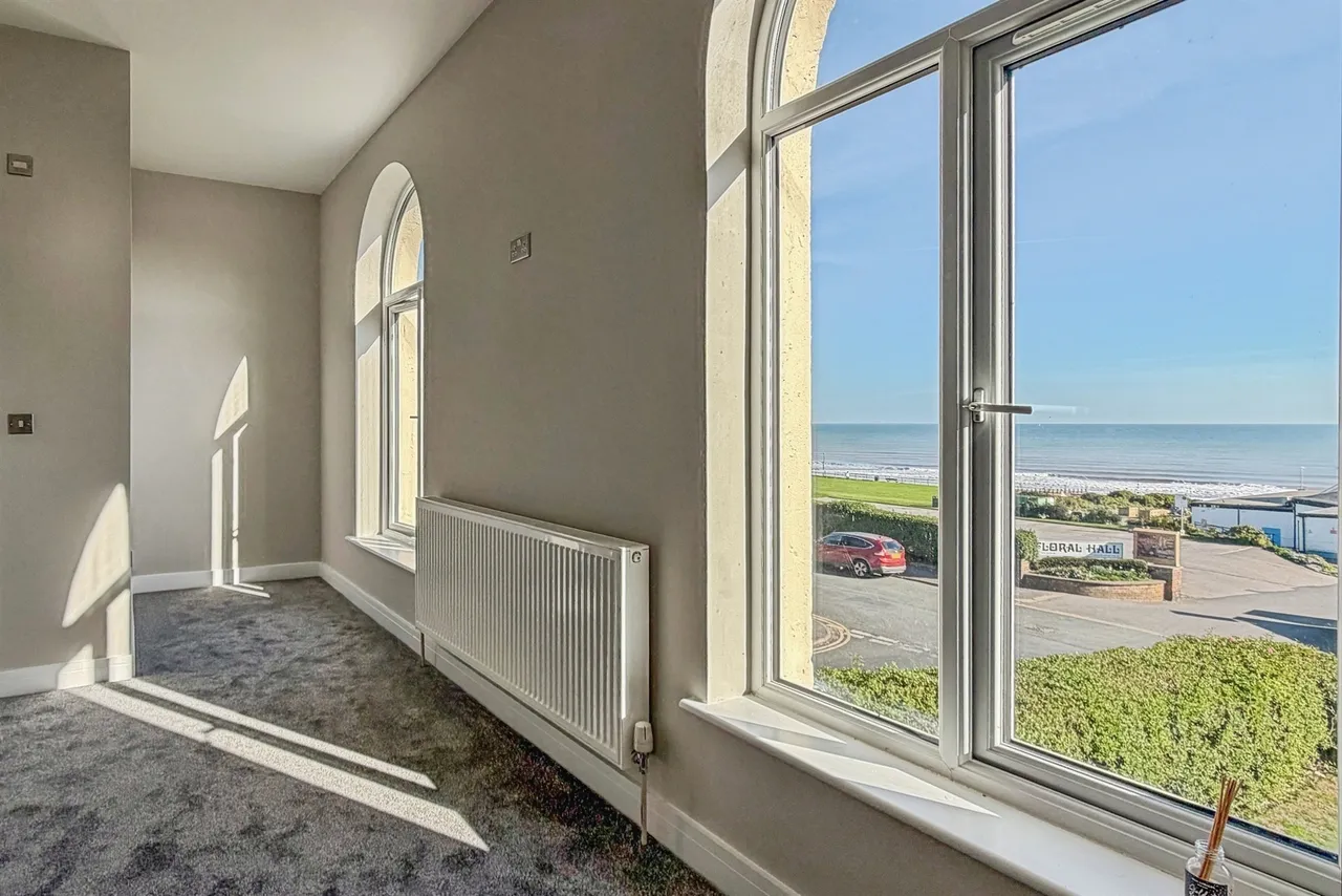 Esplanade, Hornsea, HU18, photo 6