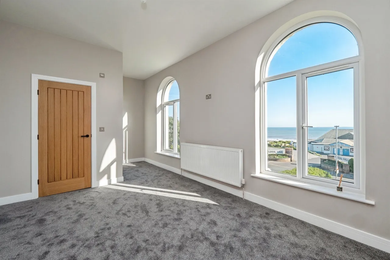 Esplanade, Hornsea, HU18, photo 11