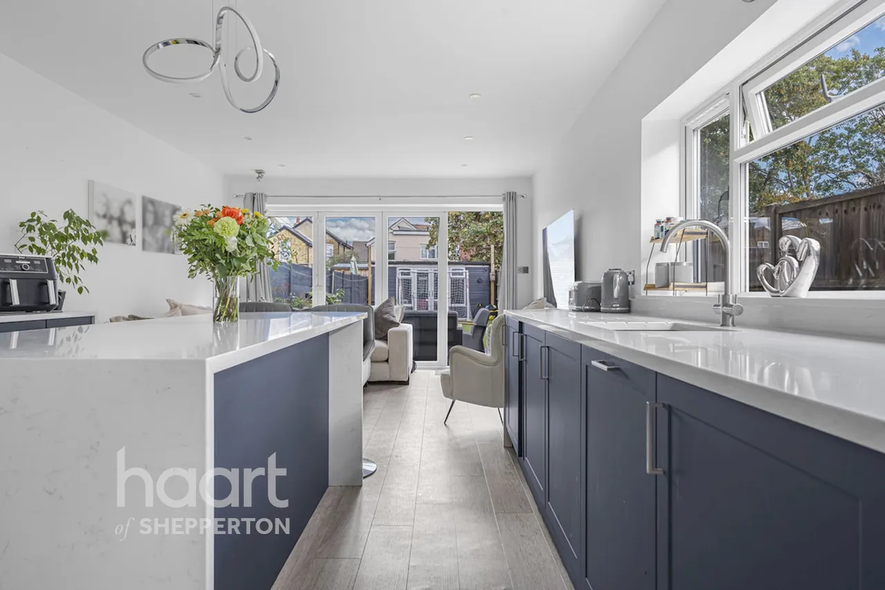 4 bed house for sale, Adelaide Road, Ashford, TW15